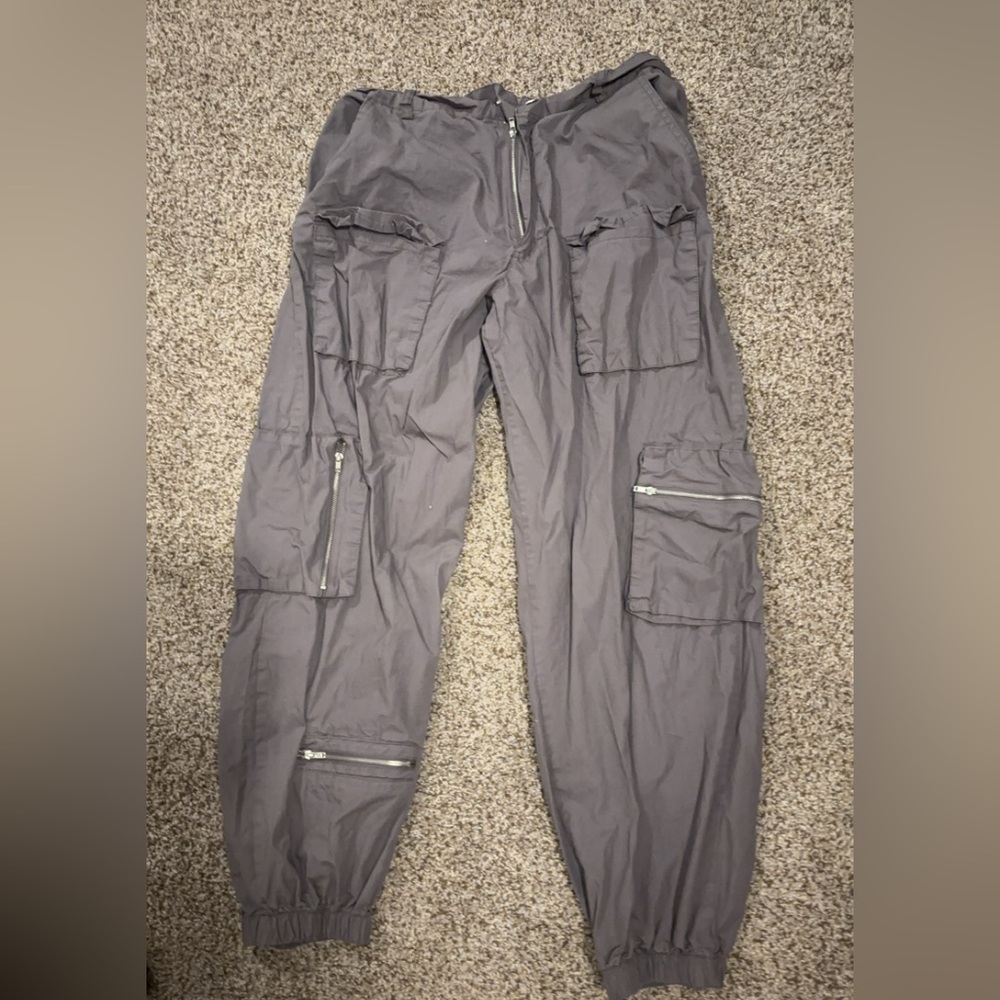 Rue 21 Meduim Women’s Grey Cargo Pants